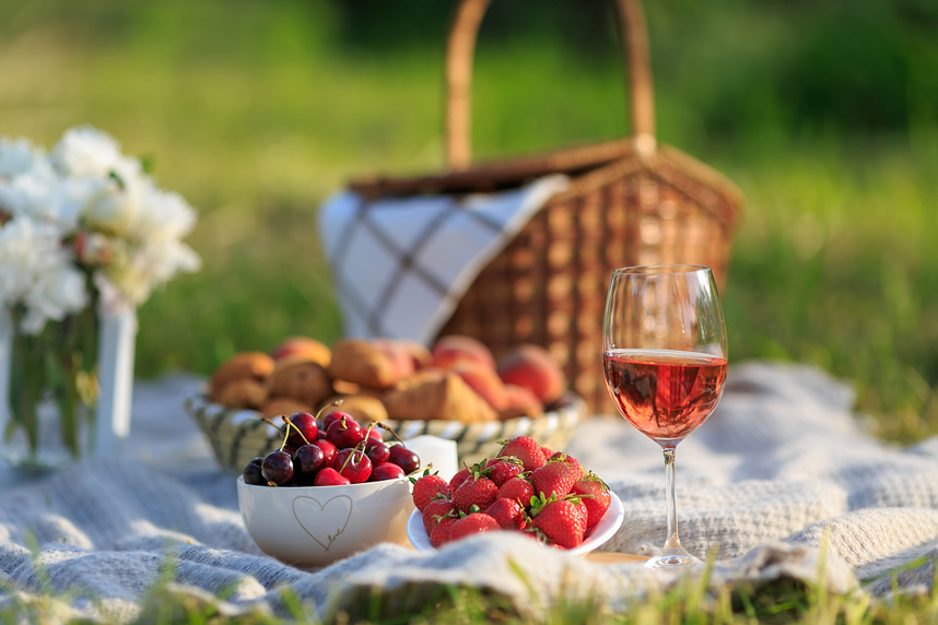 Come preparare il perfetto cestino da picnic Come preparare il perfetto cestino da picnic